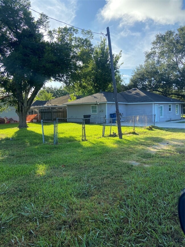 Photo - 715 Washington St