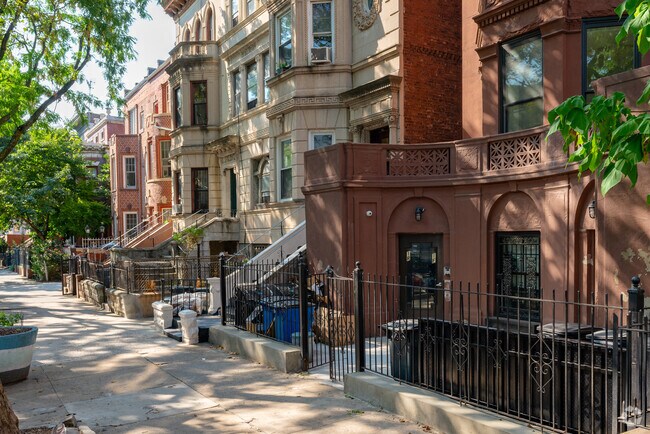 Entrance - 871 Park Pl