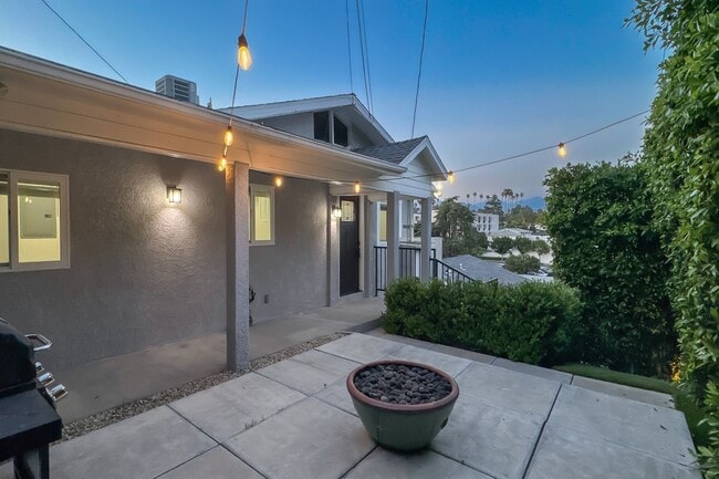 Photo - 2749 Griffith Park Blvd House
