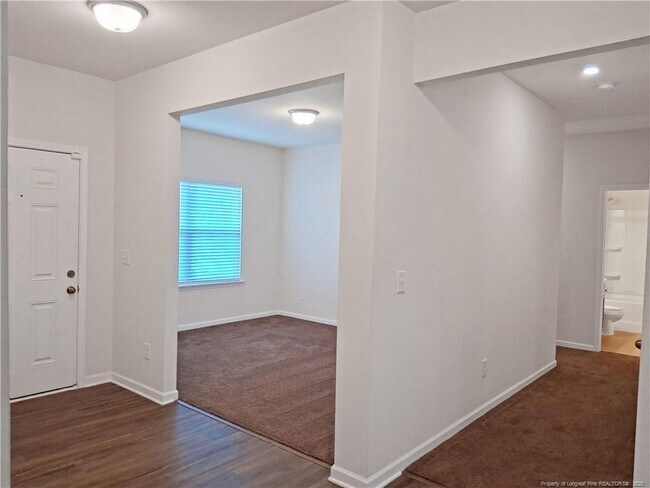 Photo - 142 Planters Ln