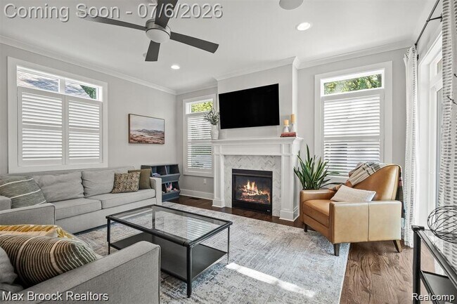 Photo - 402 N Alexander Ave