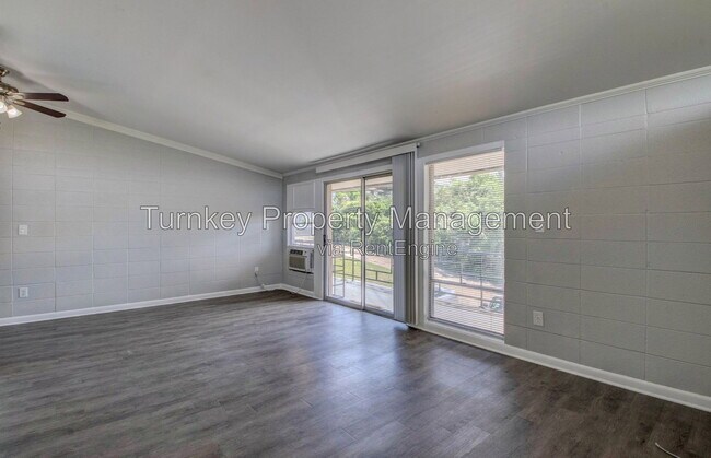 4700 Lynn Ln Unidad D