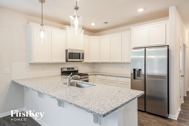 Photo - 902 Birchcrest Wy