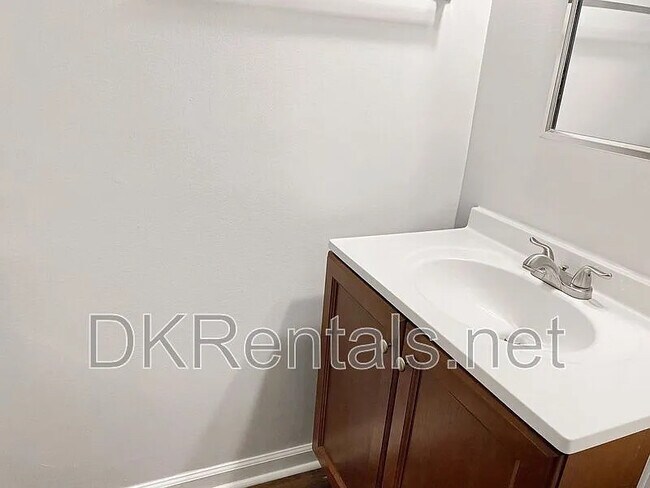 Photo - Room in Townhome on Stone Gate Way