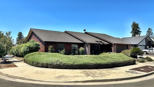 Photo - 475 E Mercedes Ave