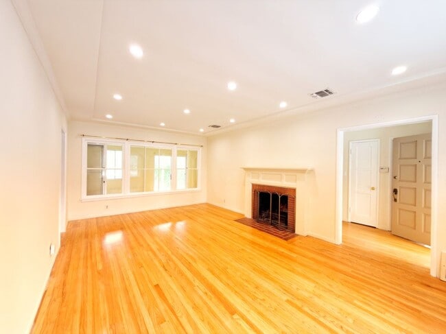 Photo - 1470 Del Mar Ave