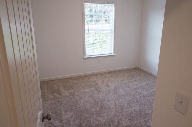 BR3 - 10 Royal Pine Way