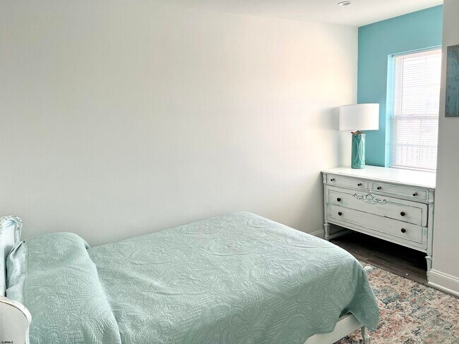 Photo - 6717 Atlantic Ave Unidad 2