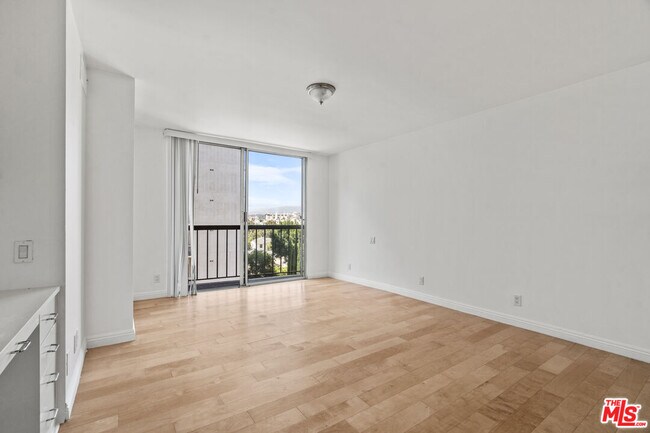 Photo - 10747 Wilshire Blvd Unit 805