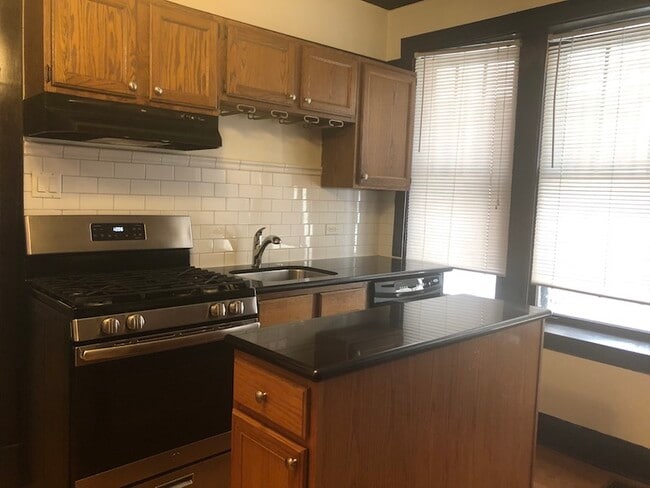 Photo - 1032 W Oakdale-2 Unidad 2