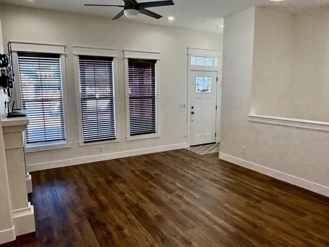 Photo - 4392 Booner St