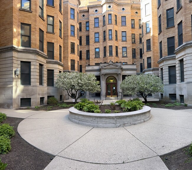 Photo - 550 W Surf St Condo Unit 102