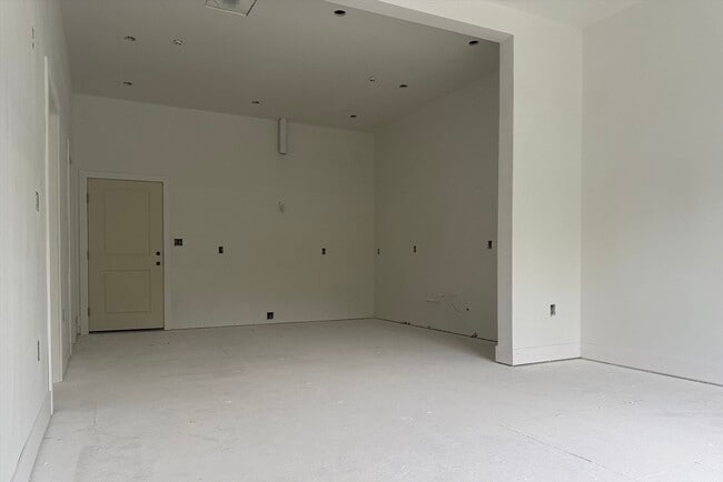 Photo - 251 Sladen St Unit 103