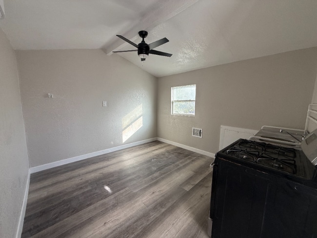 Photo - 231 E Lubbock St Unidad 1