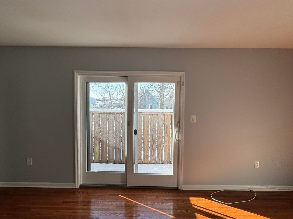 Photo - 86 W 16th St