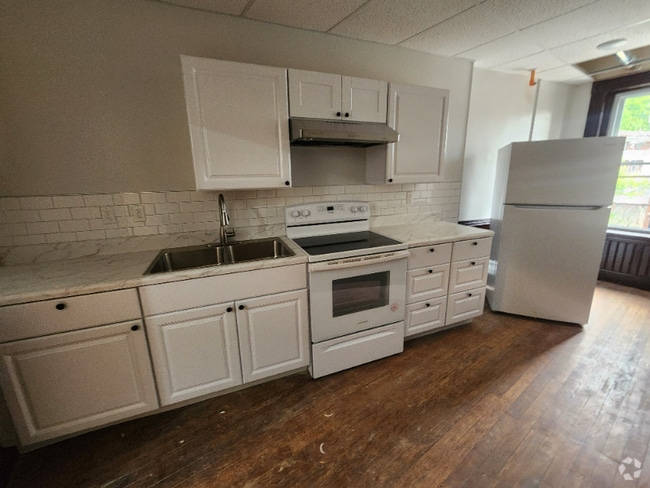 Building Photo - 10 Langdon St Rental
