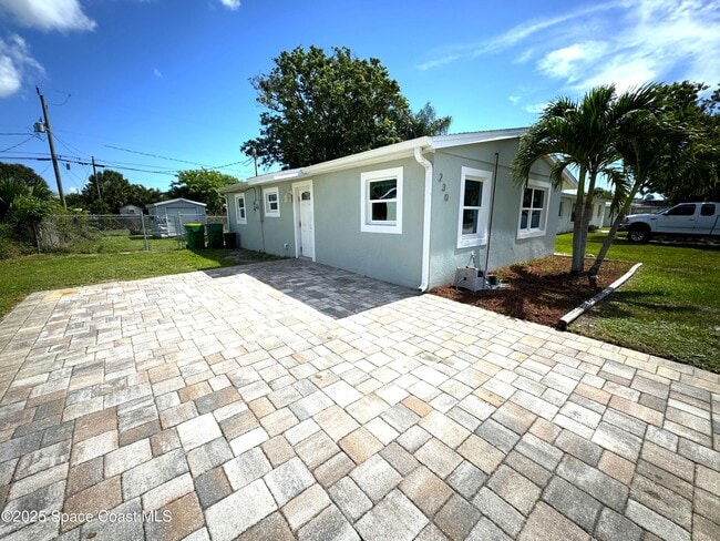 Photo - 230 Crown Blvd