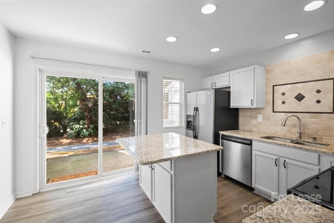 Photo - 142 Mangum Cir Townhome