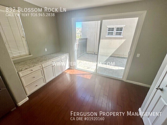 Photo - 832 Blossom Rock Ln