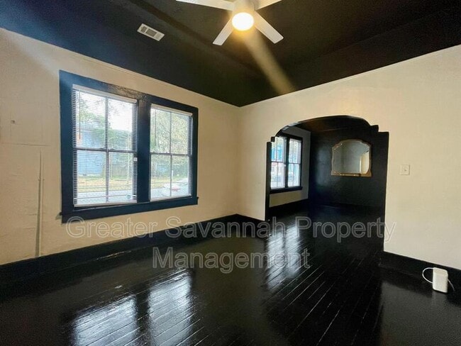 Photo - 2221 Harden St