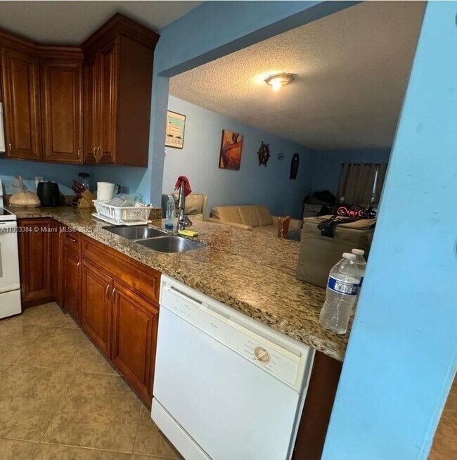 Photo - 4321 NW 9th Ave Unit 104