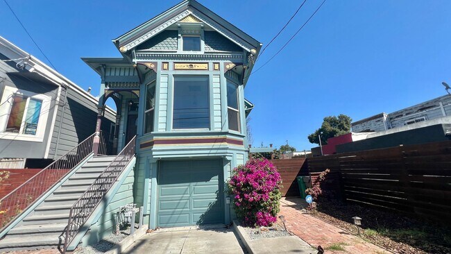 Building Photo - 696-694-29th Unit 696 Rental