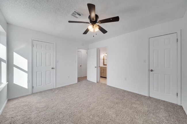 Photo - 306 N Bighorse St