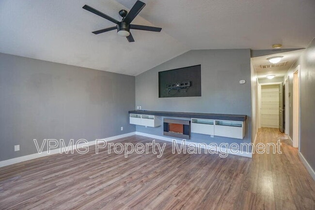 7602 NE 159th Ave
