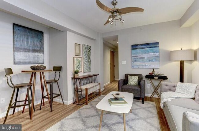 Photo - 1440 Columbia Rd NW Unidad 103