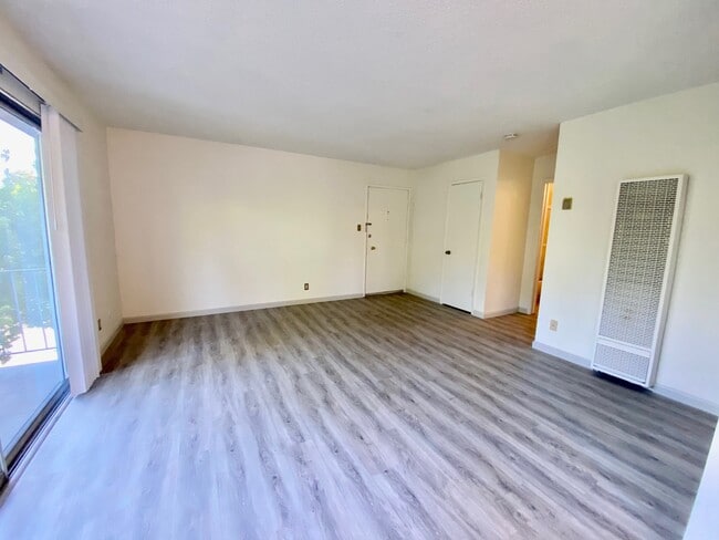 Photo - 635 El Dorado Ave