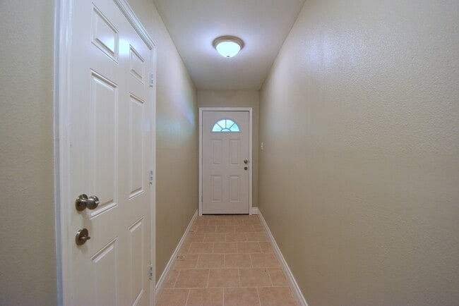 Photo - 3615 Willie Way