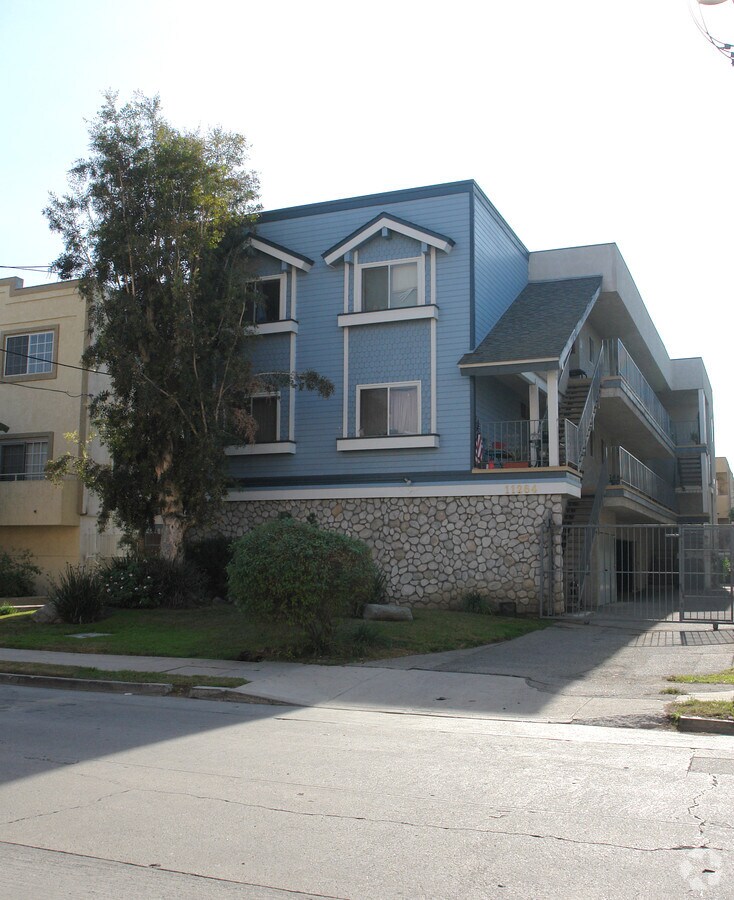 Photo - 11264 Morrison St