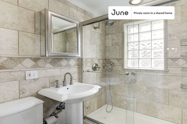 Photo - Room in Shared 4 bed/3 bath home Unidad C