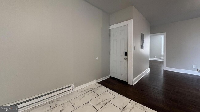 Photo - 1915 W Erie Ave