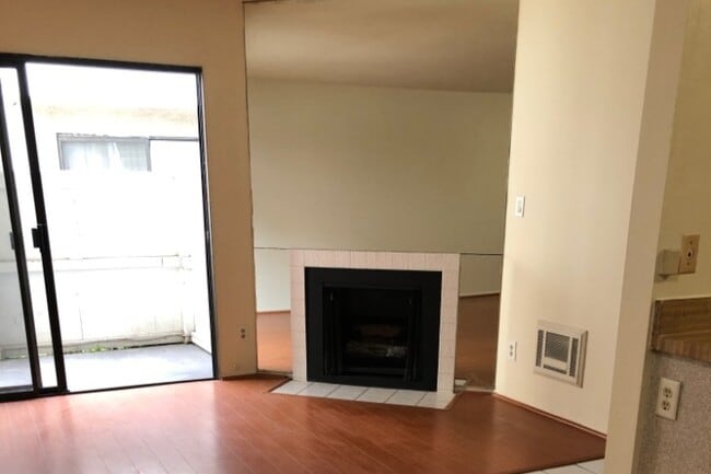 Building Photo - 10521 National Blvd Unit 106