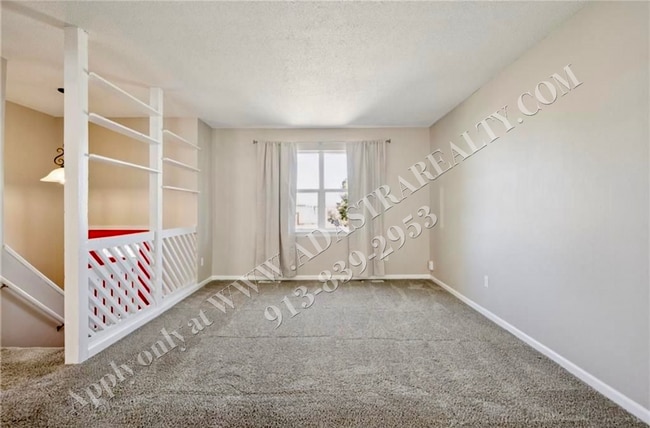 Photo - Adorable 3 Bed 2 Bath Duplex in Olathe-Available NOW!!