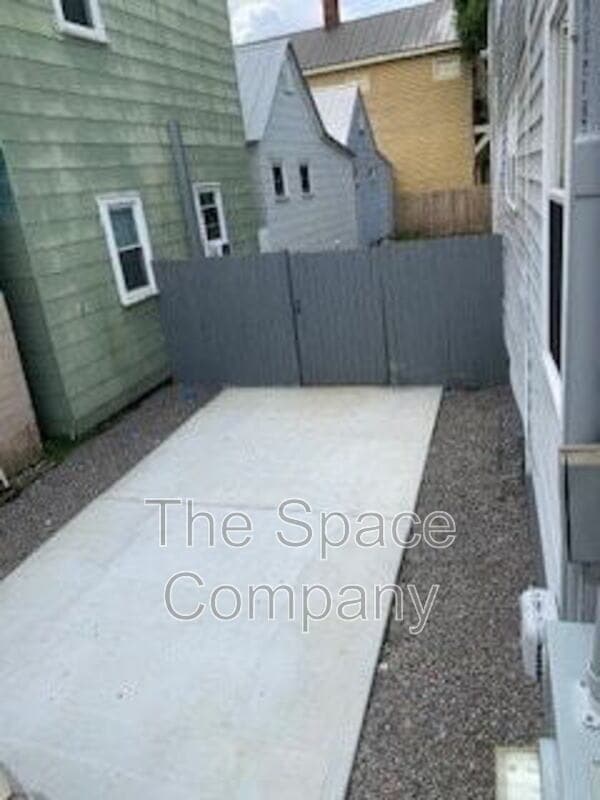 587 Rutledge Ave