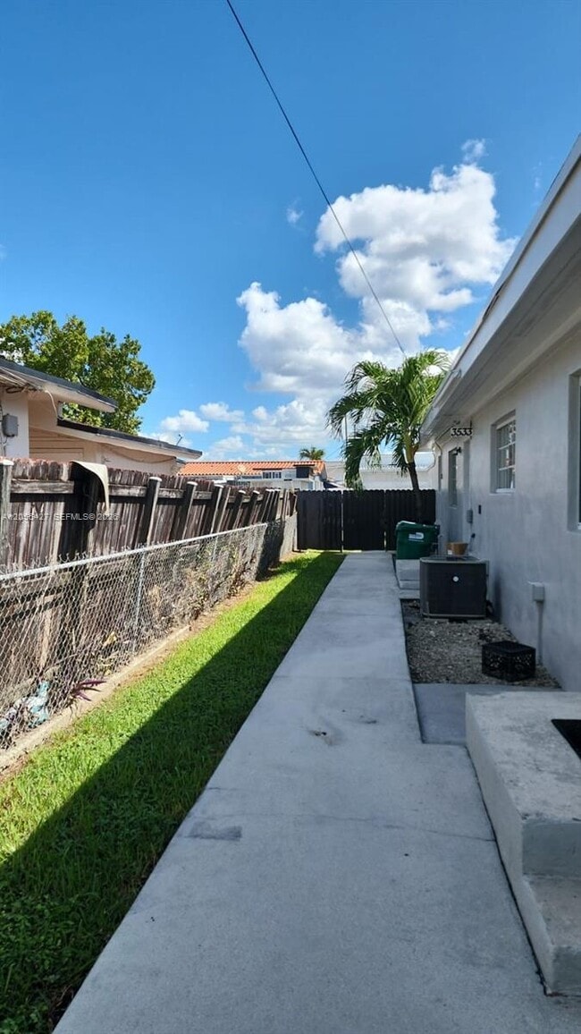 3533 SW 91 Ave Unit A