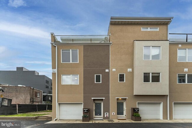 Photo - 211 Brown St Townhome