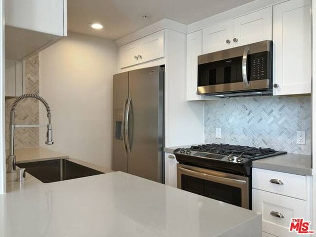 Photo - 301 S Swall Dr Condo Unit 201