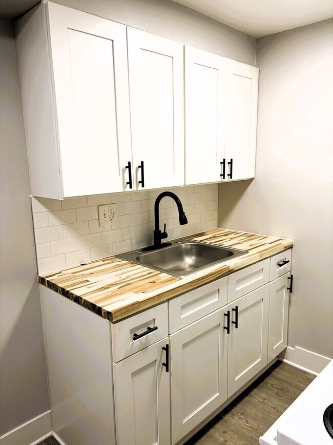 Photo - Valley Point Apartments