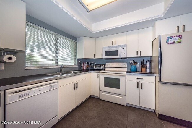 Photo - 917 Coquina Ln