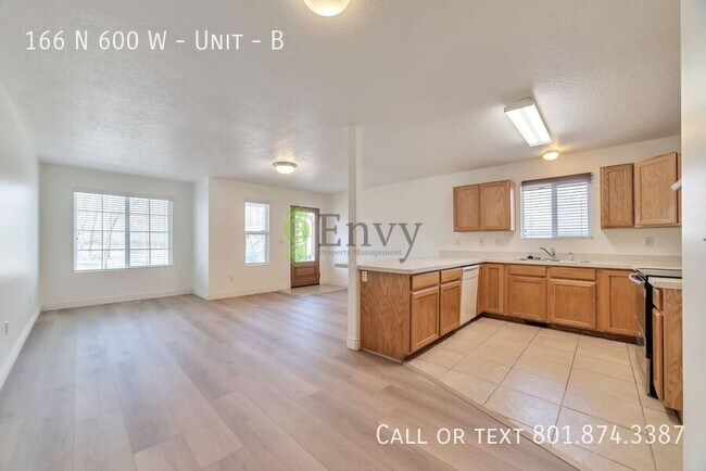 Photo - 166 N 600 W Unidad B