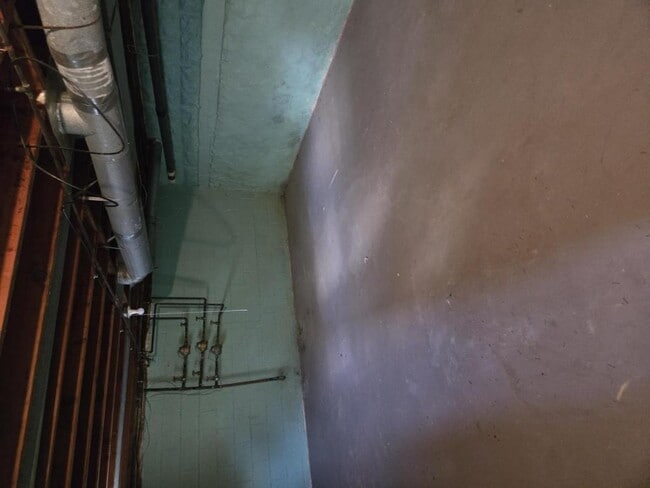 Photo - 1364 W Midland Rd