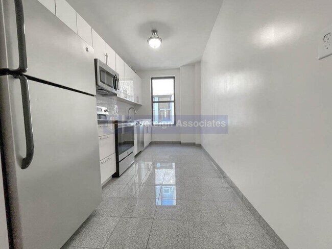 Photo - 664 W 163rd St Unidad 53