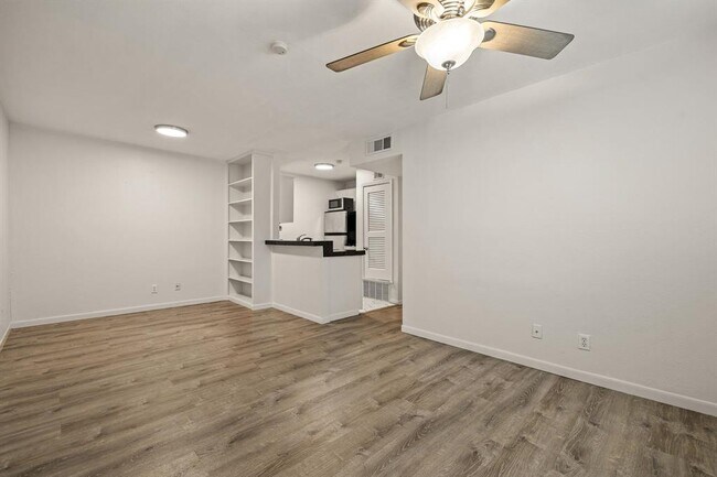 Photo - 4306 Avenue A Unit 105