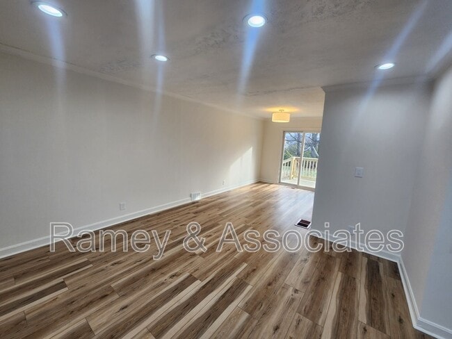 Photo - 3700 Taylorsville Rd