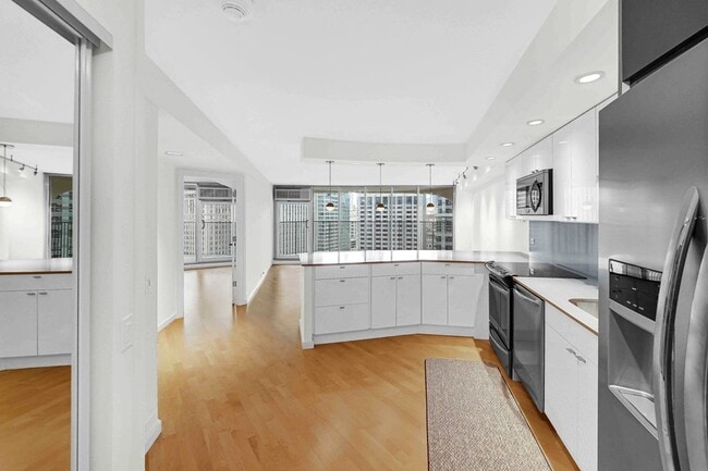 Photo - 300 N State St Unit 2510