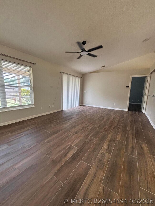 Photo - 2274 SE Longhorn Ave