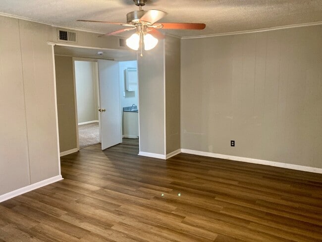 Photo - 117 Parkburg Rd Unit A